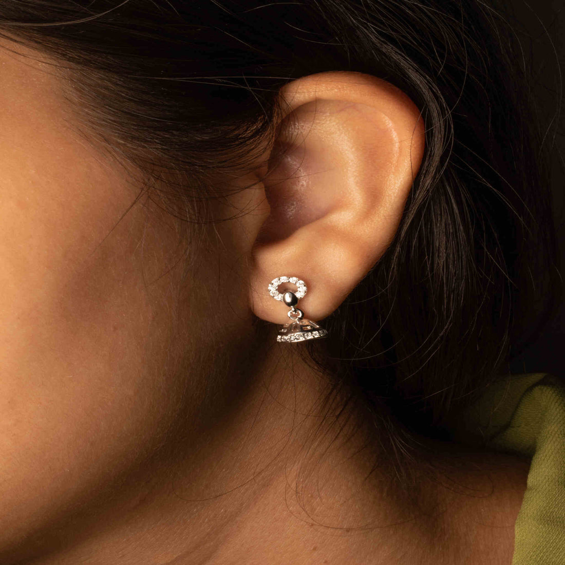 Emara Elegant Silver Jhumka